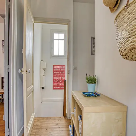 2 Bedroom Awesome In * Royan