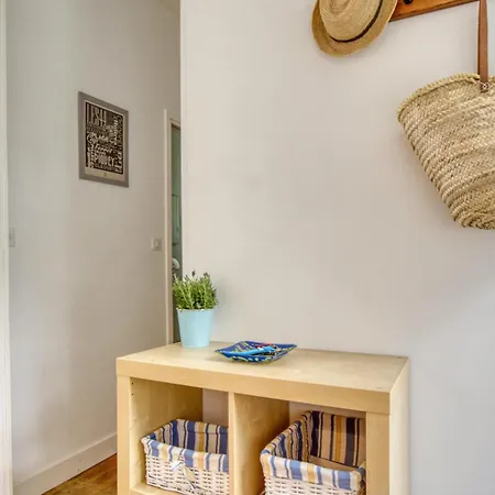 2 Bedroom Awesome In *