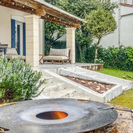 2 Bedroom Awesome In Holiday home