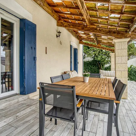 2 Bedroom Awesome In *