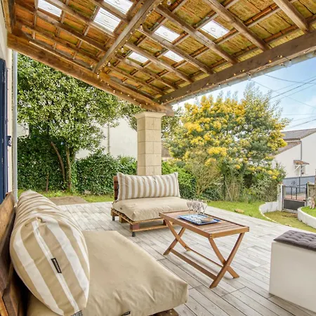 2 Bedroom Awesome In Holiday home