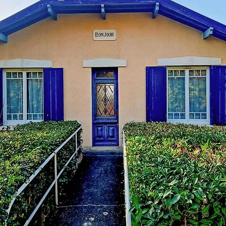 2 Bedroom Awesome In Holiday home *